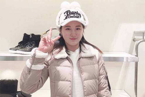 '도곡동 직영 매장에 방문한 파리게이츠 박현경 프로의 겨울 다운 점퍼와 방한 용품은?'